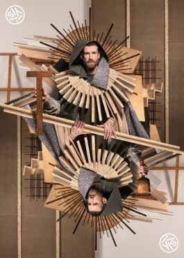 concept photo aufgebaut wie die Spielkarte Bube von Werbeagentur Silly Berlin mit Set Design aus Baumaterialien