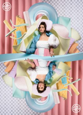 concept photo von Werbeagentur Silly Berlin - Spielkarte Dame mit Set Design aus bunten und grafischen Materialien