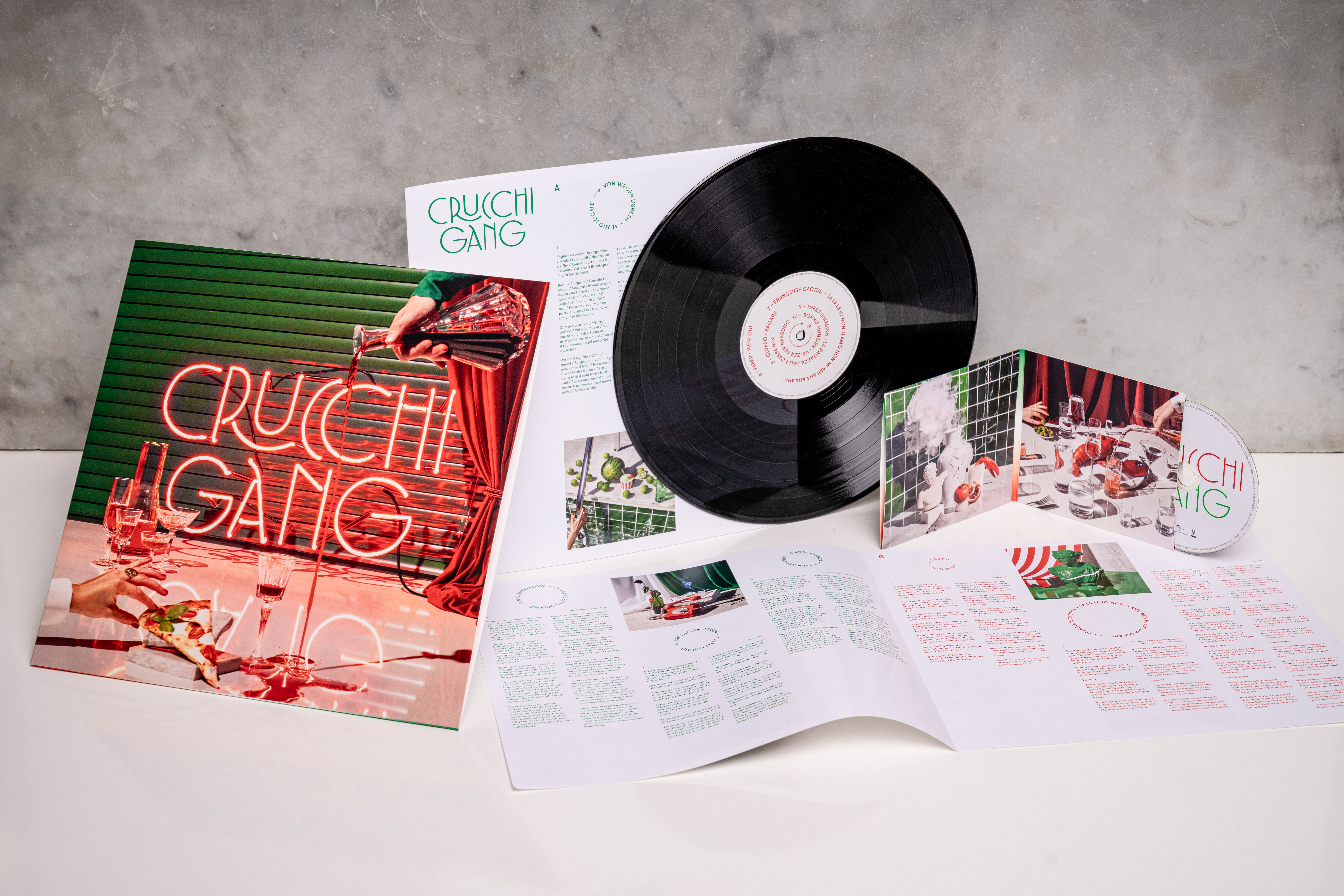 Album Cover Art Work Crucchi Gang fotografiert und gestaltet von Werbeagentur Silly Berlin. 