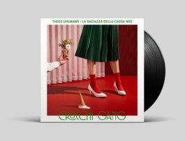 Single Cover Artwork Blumen in Eiswaffel neben Beinen in grünem Rock von Fotografen Silly Berlin.