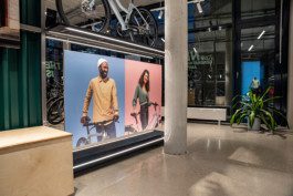 Werbung im e-bike Shop von Ampler fotografiert u gestaltet von Werbefotografen Silly Berlin.